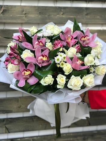 Букет цветов из: Розы и Хризантемы в Немчиново