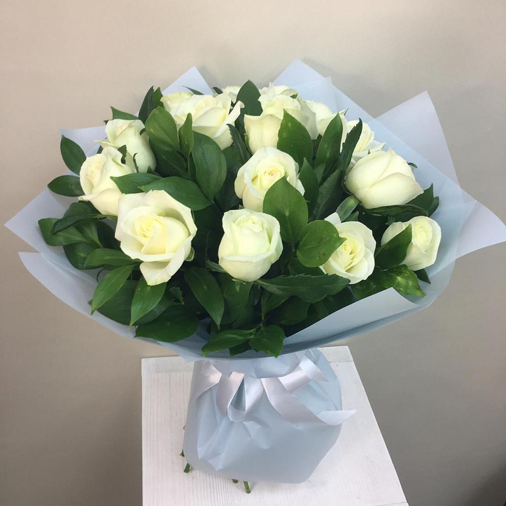 Букет 15 Белых роз Проуд в Немчиново