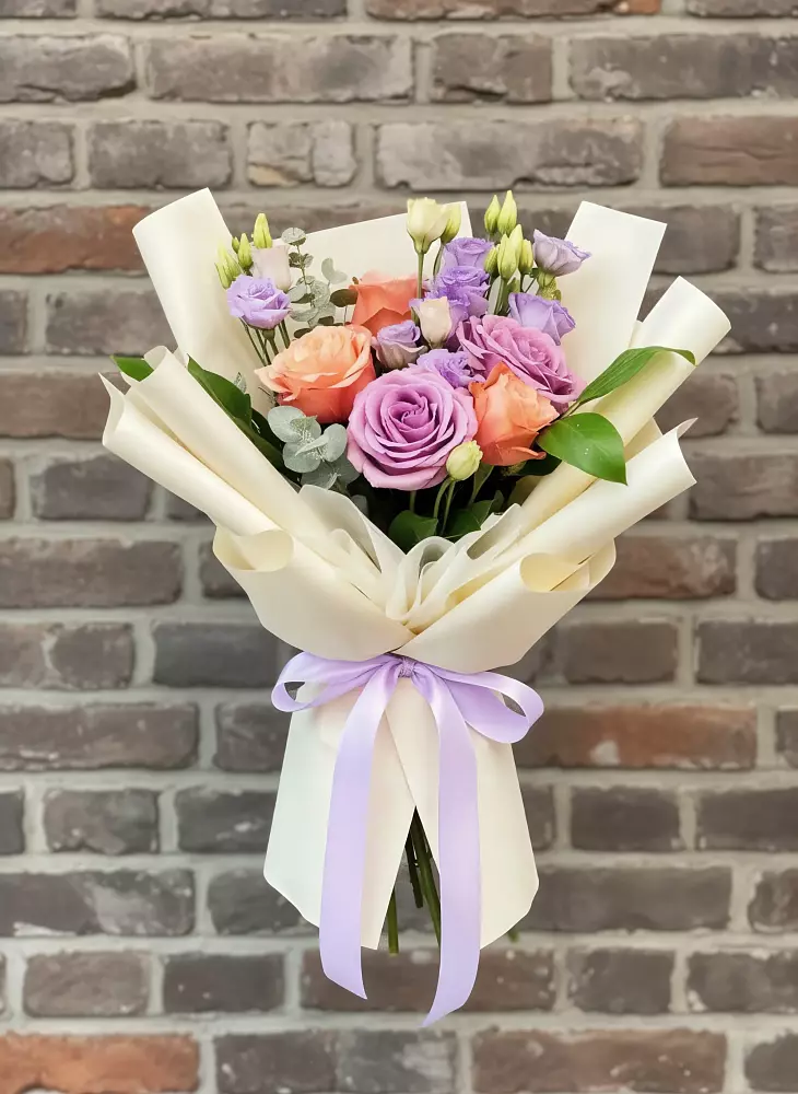 Букет цветов из: Лизиантусы и Розы в Немчиново