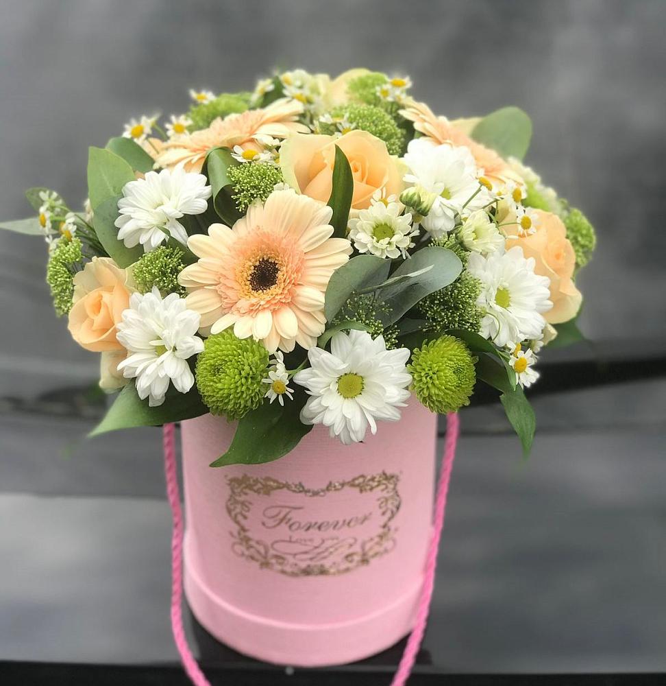 Цветочная композиция из Розы, Герберы и Хризантемы в шляпной коробке в Немчиново