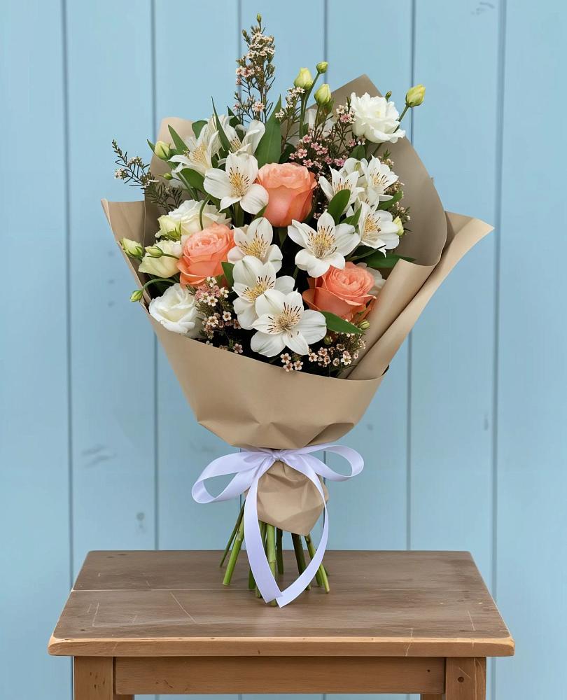 Букет цветов из: Альстромерии, Лизиантусы, Розы и Хризантемы в Немчиново